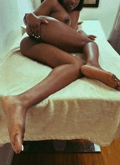 Ciara - puta in Kampala Photo 7 of 8