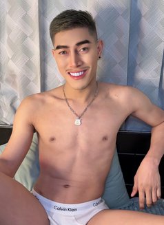Martin 🇹🇭Both Big VIP massages - Transsexual escort in Al Manama Photo 14 of 16