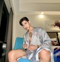 MARTIN SEXY FILIPINO JAPANESE - Male escort in Barcelona