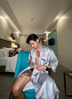 MARTIN SEXY FILIPINO JAPANESE - Male escort in Barcelona Photo 3 of 7