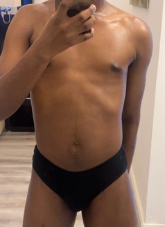 Martin - Male escort in Dubai Photo 3 of 3