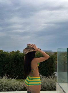Martina Smeraldi - puta in Amsterdam Photo 1 of 2