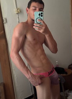 Martinelli - Male escort in Tunis Photo 2 of 2