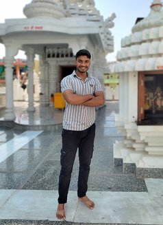 Maruti - Male adult performer in New Delhi Photo 1 of 3