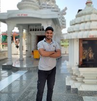 Maruti - Male adult performer in New Delhi