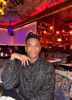 Marvin - Male escort in Zürich Photo 3 of 3