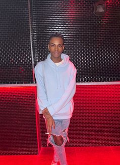 Marvin - Male escort in Dubai Photo 3 of 3