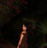 MARWA BIGCOCK 7,5 VERSATILE MORE TOP - Transsexual escort in Dubai