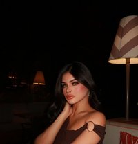 MARWA BIGCOCK 7,5 VERSATILE MORE TOP - Transsexual escort in Dubai