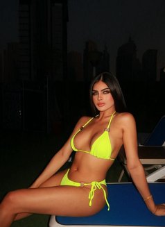 MARWA BIGCOCK 7,5 VERSATILE MORE TOP - Transsexual escort in Dubai Photo 11 of 28