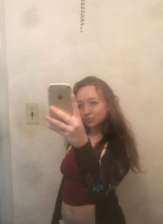 Mary - escort in Berlin Photo 2 of 2