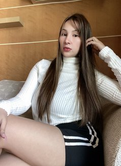 Mary - puta in Makati City Photo 20 of 20