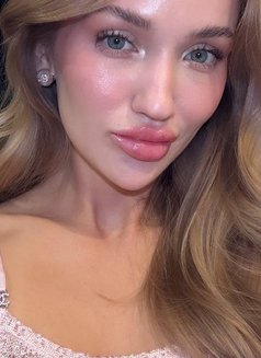 MARY ♥ EXCLUSIVE MODEL ♥ FIRST TIME - escort in Hong Kong Photo 1 of 12