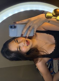 Mary Holly - escort in Manila Photo 9 of 9