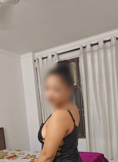 Mary - escort in New Delhi Photo 3 of 3