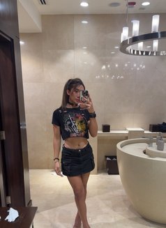 Mary Posa - Male escort in Manila Photo 8 of 10