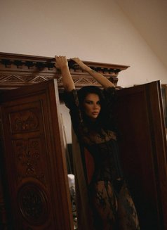 Mary - escort in Hong Kong Photo 4 of 7