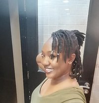 Claire - escort in Muscat