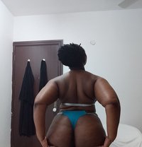 Claire - escort in Muscat