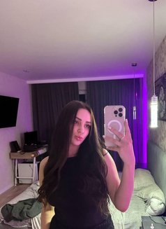 Mary - escort in Doha Photo 7 of 10