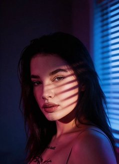 Mary - escort in Hong Kong Photo 1 of 4