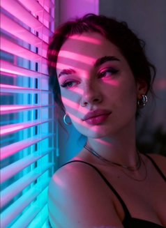 Mary - escort in Hong Kong Photo 2 of 4