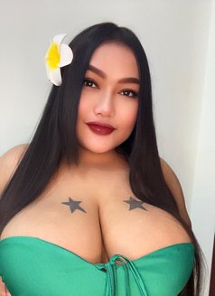 Maryam - escort in Al Manama Photo 3 of 8