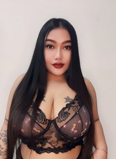 Maryam - escort in Al Manama Photo 4 of 8