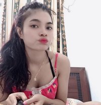 Maryam - escort in Jeddah Photo 1 of 4