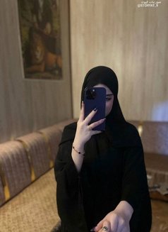 Maryam - escort in Beirut Photo 3 of 6