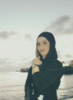 Maryam - escort in Beirut Photo 4 of 6