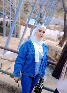 Maryam - escort in Beirut Photo 1 of 3