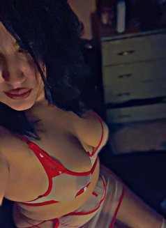 Maryam - escort in Al Manama Photo 5 of 5