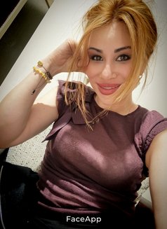 Maryam Roshen - Transsexual escort in İstanbul Photo 1 of 10