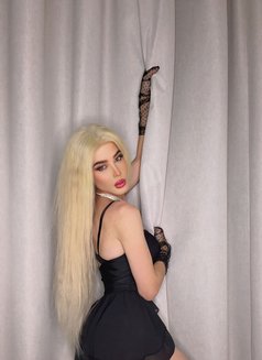 MASA , The original version - Transsexual escort in Dubai Photo 2 of 21