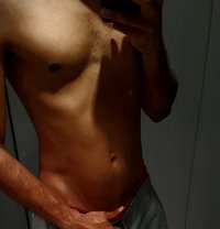 Leonidas - masseur in Melbourne