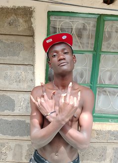 Mash - Male escort in Nairobi Photo 2 of 6