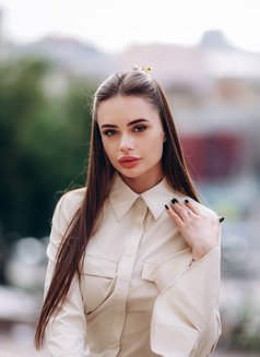 Masha - escort in Dubai Photo 8 of 9