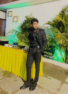 Masi Ay - Male escort in New Delhi Photo 4 of 6