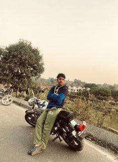 Masi Ay - Male escort in New Delhi Photo 5 of 6