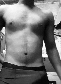 Messy - Intérprete masculino de adultos in New Delhi Photo 6 of 6