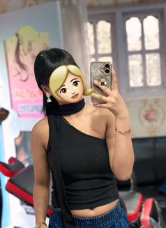 Masnu Mgr - puta in Kathmandu Photo 4 of 7