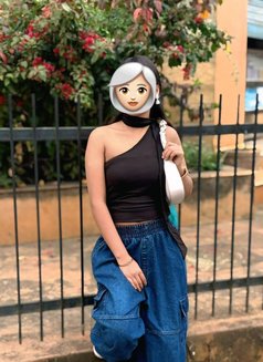 Masnu Mgr - puta in Kathmandu Photo 6 of 7