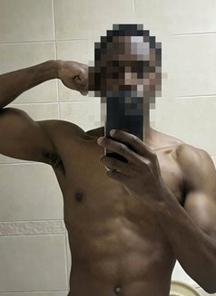 Mason - Male escort in Sharjah Photo 2 of 3