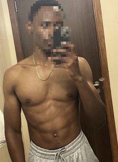 Mason - Male escort in Sharjah Photo 3 of 3