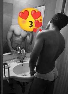 Massage and Couples Service - Acompañantes masculino in Hyderabad Photo 2 of 2