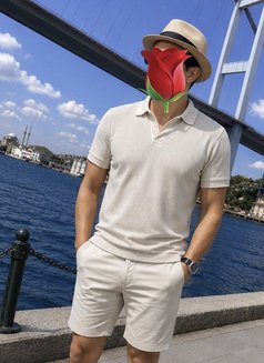 Massage and sexy for Ladies - Male escort in Dubai Photo 4 of 4
