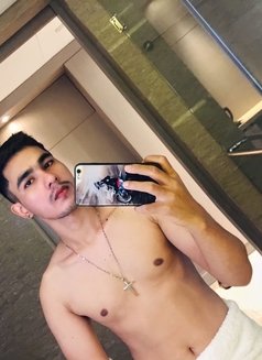 Massage Boy Happy Ending - Male escort in Jakarta Photo 7 of 9