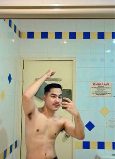 Massage Boy & Happy Ending - Male escort in Singapore Photo 10 of 10