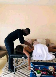 Massage by Trevor: K - Masajista in Nairobi Photo 2 of 9